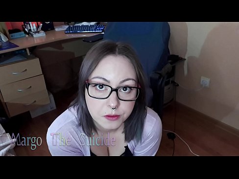 ❤️ Sexy Girl with Glasses Sucks Dildo Deeply on Camera ❤❌ Pono berkualitas pada kami ️